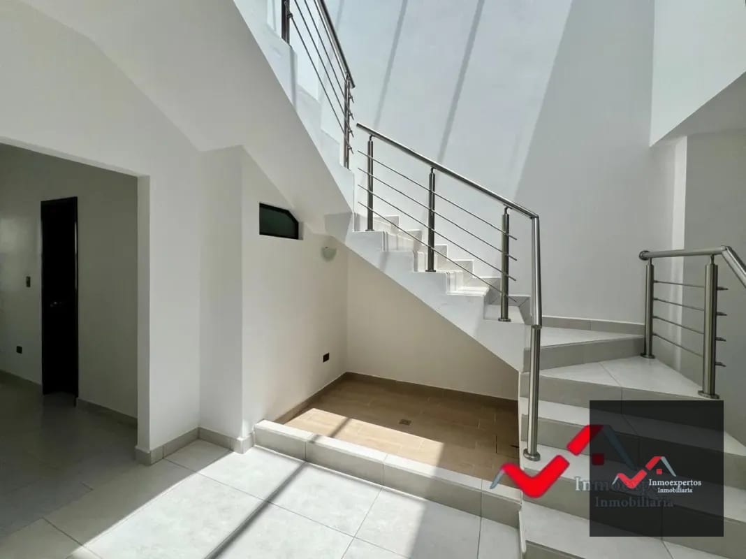 CASA EN VENTA CARRETERA CRISTO REY PIEDRA PARADA, A 3 MINUTOS DE EL PULTE  — Casa en Venta en Santa Catarina Pinula, Guatemala, Ciudad — foto 6 de 15