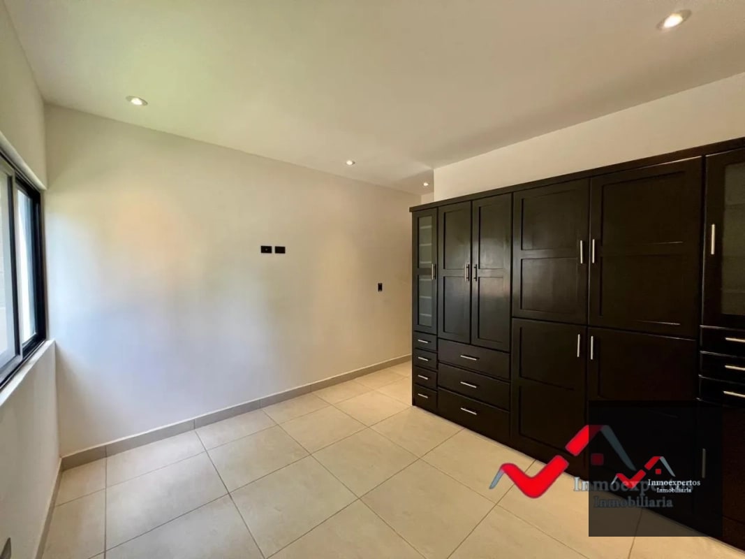 CASA EN VENTA ZONA 16 CARRETERA CRISTO REY PIEDRA PARADA, A 3 MINUTOS DE EL PULTE Y A UN COSTADO DE APARTAMENTOS NAGANO - 4