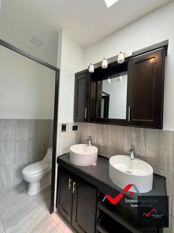 CASA EN VENTA CARRETERA CRISTO REY PIEDRA PARADA, A 3 MINUTOS DE EL PULTE  — Casa en Venta en Santa Catarina Pinula, Guatemala, Ciudad — foto 3 de 15