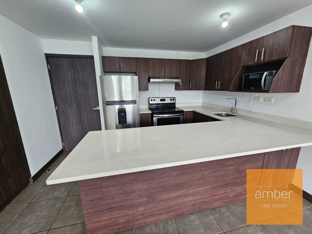 Apartamento en Edificio 3-85, zona 15 - 14