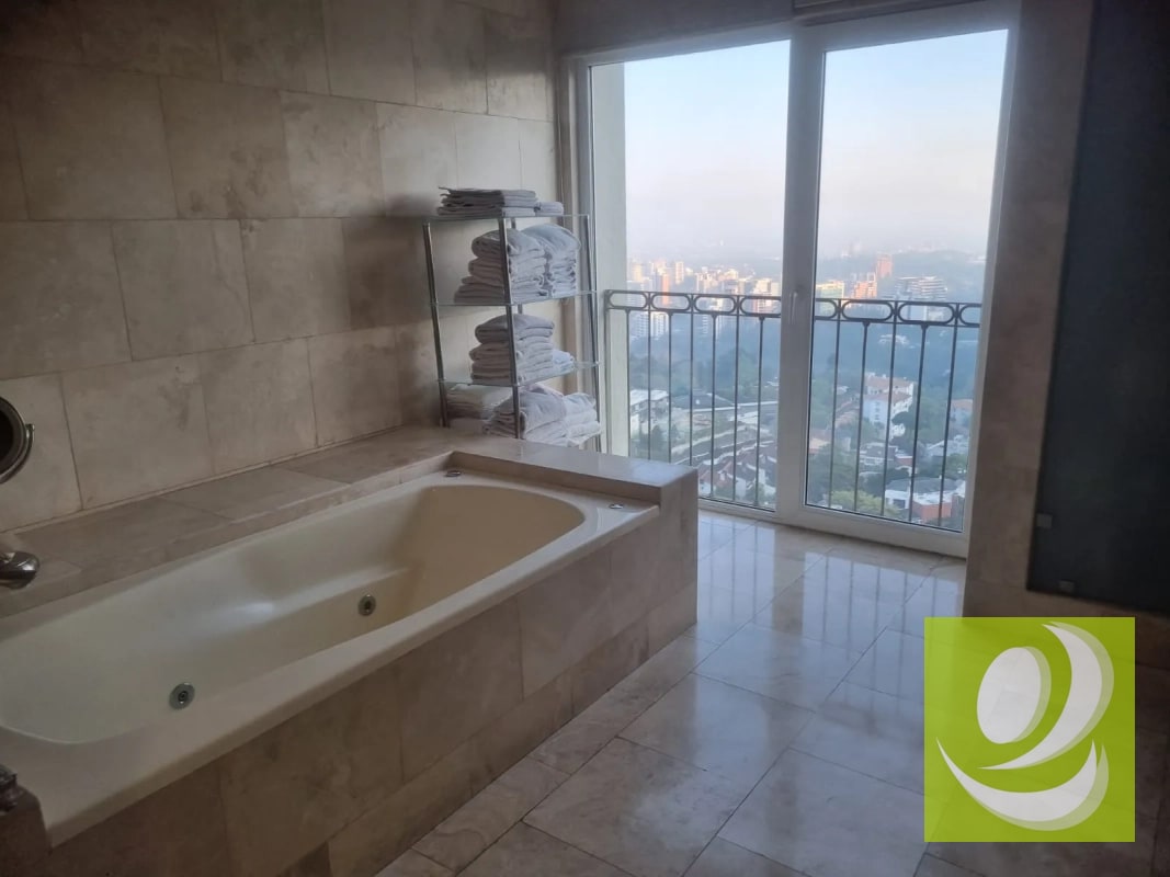 Pent-house en venta en km 9.2 de Carretera a El Salvador - 2