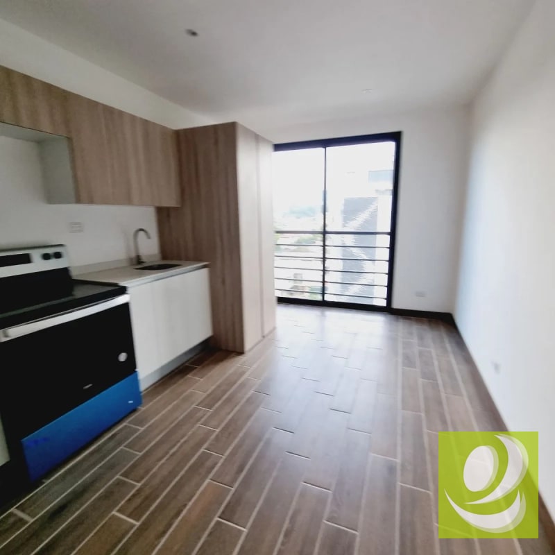 APARTAMENTO EN VENTA ZONA 14 - 8