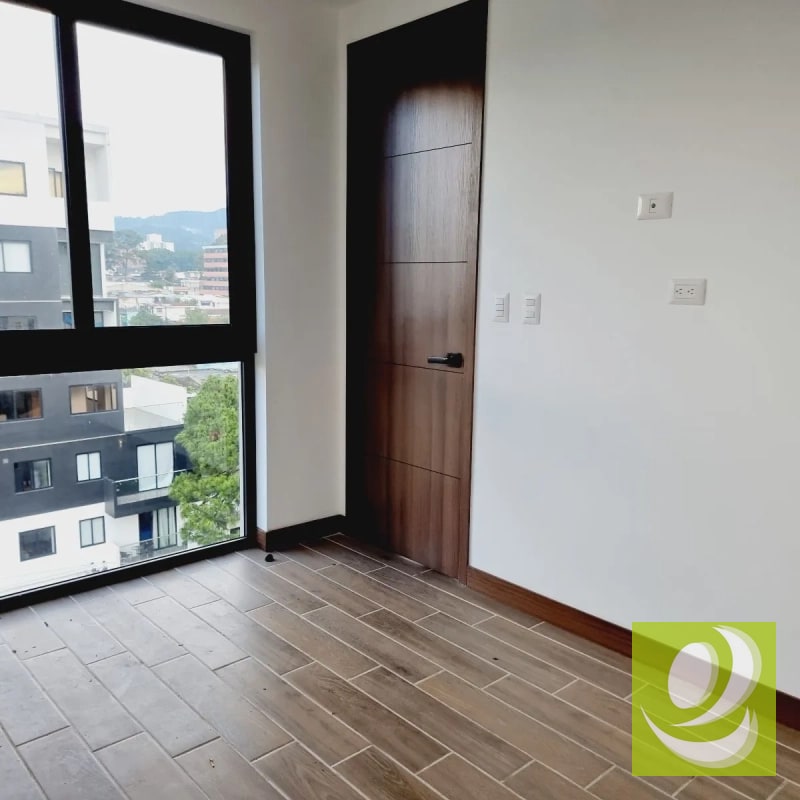 APARTAMENTO EN VENTA ZONA 14 - 4