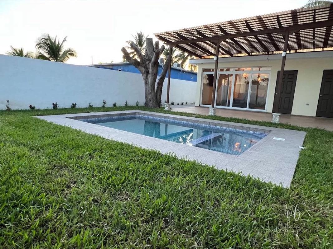 Casa de playa en venta - Monterrico - 12