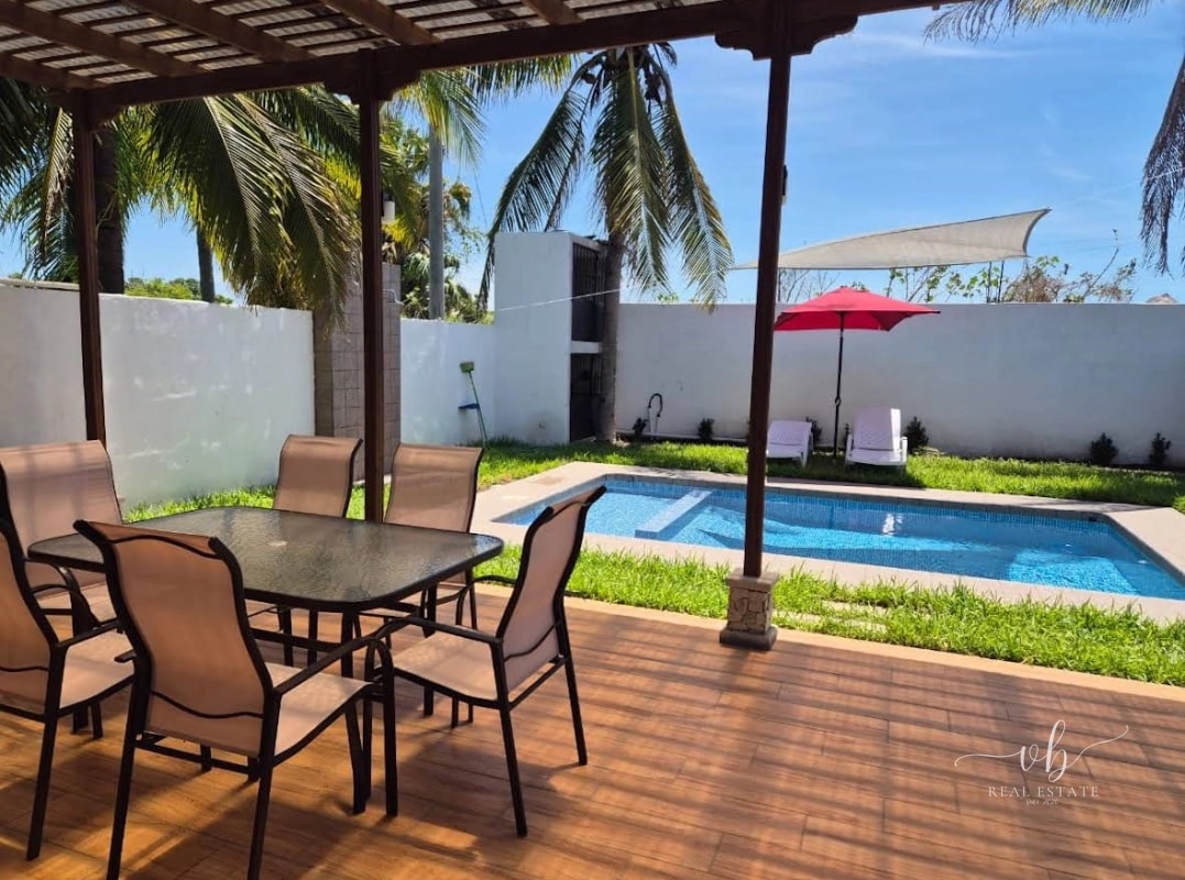 Casa de playa en venta - Monterrico - 9