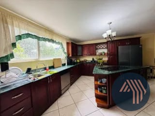 VENTA DE AMPLIA Y CÉNTRICA CASA - SAN LAZARO, ZONA 15 — Casa en Venta en San Lázaro, Zona 15, Guatemala, Ciudad — miniatura 11 de 17