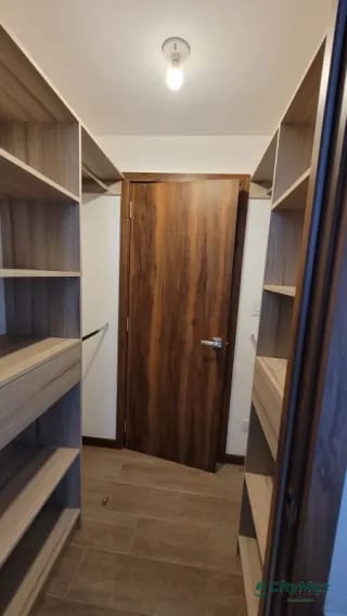 En renta apartamento en la Zona 13 Avenida las Americas — Apartamento en Venta en Zona 13, Guatemala, Ciudad — miniatura 7 de 8