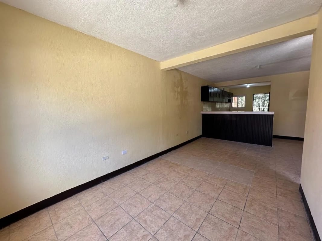 CASA EN VENTA EN FRAIJANES, DENTRO DE GARITA, KM 27 — Casa en Venta en Carretera a El Salvador, Guatemala, Ciudad — foto 7 de 12