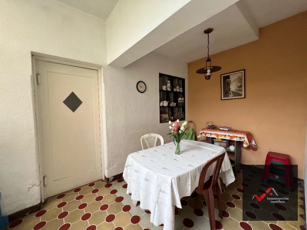 CASA EN VENTA ZONA 1 SOBRE 7MA AVENIDA - 11
