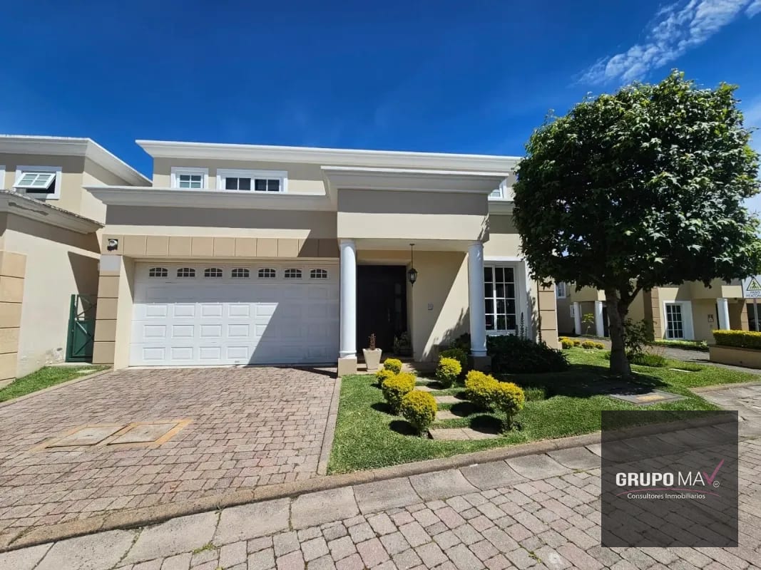 Casa Condominio Villas de Entreverdes Km 21.4 Entrada a Fraijanes — Casa en Venta en Entreverdes, Carretera a El Salvador, Guatemala, Ciudad — foto 1 de 12