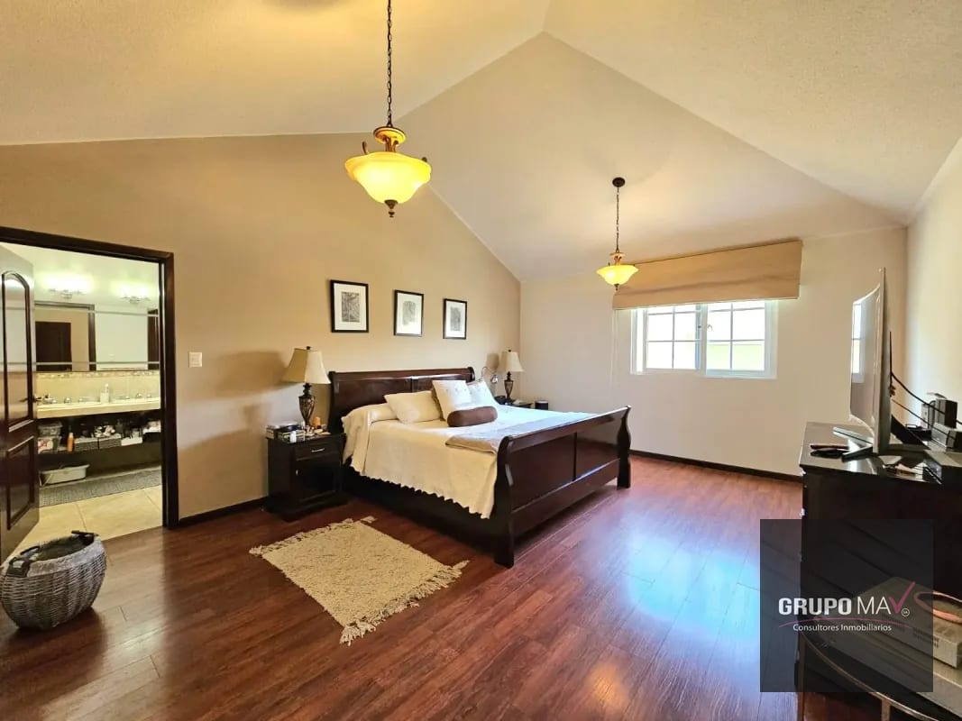 Casa Condominio Villas de Entreverdes Km 21.4 Entrada a Fraijanes — Casa en Venta en Entreverdes, Carretera a El Salvador, Guatemala, Ciudad — foto 5 de 12