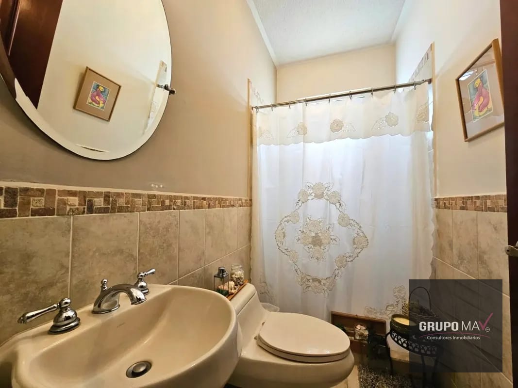 Casa Condominio Villas de Entreverdes Km 21.4 Entrada a Fraijanes — Casa en Venta en Entreverdes, Carretera a El Salvador, Guatemala, Ciudad — foto 3 de 12