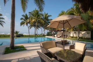 HERMOSA CASA VENTA y RENTA MONTERRICO — Casa vacacional en Venta en Iztapa, Escuintla — miniatura 1 de 13