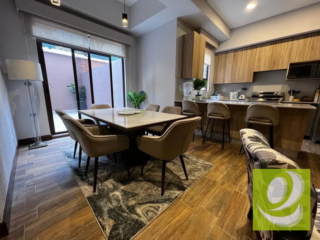 Vendo Apartamento en primer Nivel en zona 10 - 3