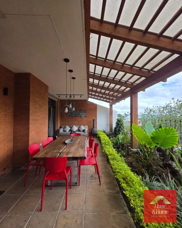 Casa en venta Montebello-km9.5 CAES/ 4 habitaciones - 5