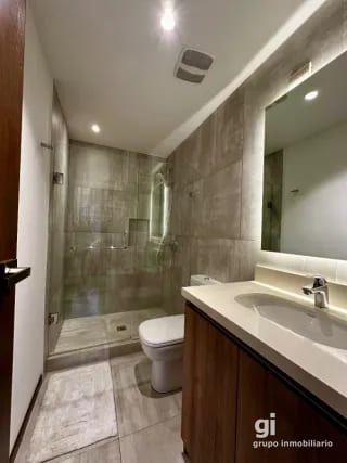 3 dormitorios, cuarto de servicio y sala familiar! — Apartamento en Venta en Zona 10, Guatemala, Ciudad — miniatura 8 de 14
