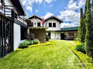 Casa exclusiva en alquiler en zona 10 – Ideal para embajada, family office u oficina privada de alto nivel — Casa en Alquiler en Zona 10, Guatemala, Ciudad — miniatura 13 de 16