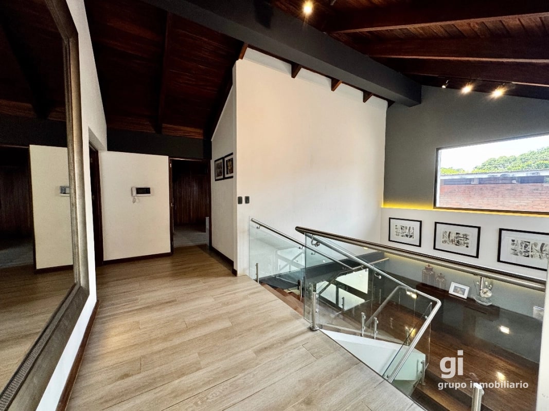 Casa exclusiva en alquiler en zona 10 – Ideal para embajada, family office u oficina privada de alto nivel - 5