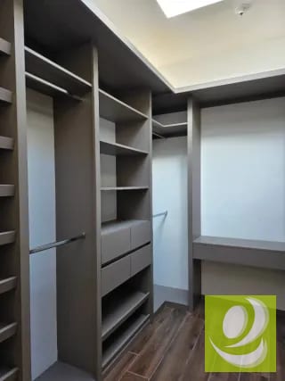 ESCTRENA CASA EN VENTA EN LAS 3 CEIBAS DE SAN CRISTOBAL ZONA 8 MIXCO — Casa en Venta en Zona 8 Mixco, Guatemala, Ciudad — miniatura 7 de 15