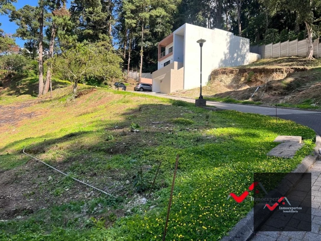 TERRENO EN VENTA ZONA 16 - 2