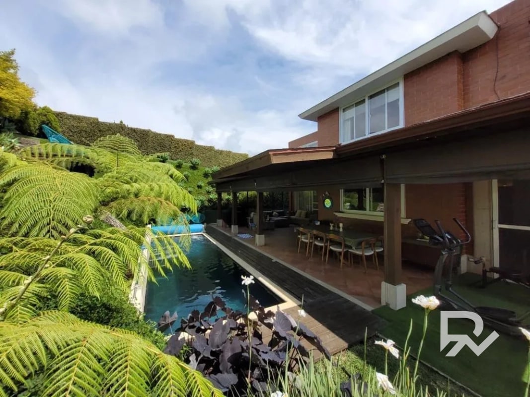Hermosa Casa en venta en Colinas de Castel Fraijanes CAES - 8