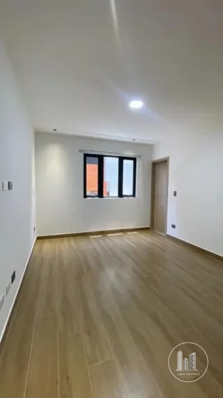 Amplio apartamento en renta en zona 15 — Apartamento en Alquiler en Zona 15, Guatemala, Ciudad — miniatura 4 de 8