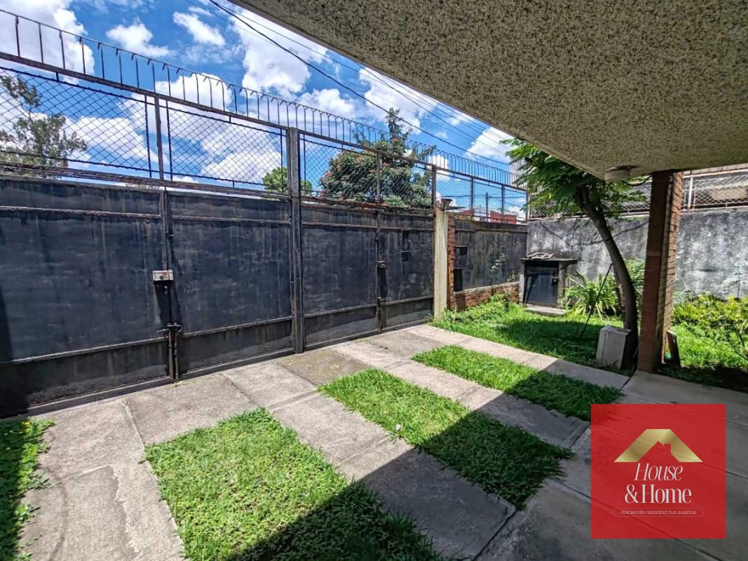 Casa en venta zona 15 de 4 habitaciones - 1
