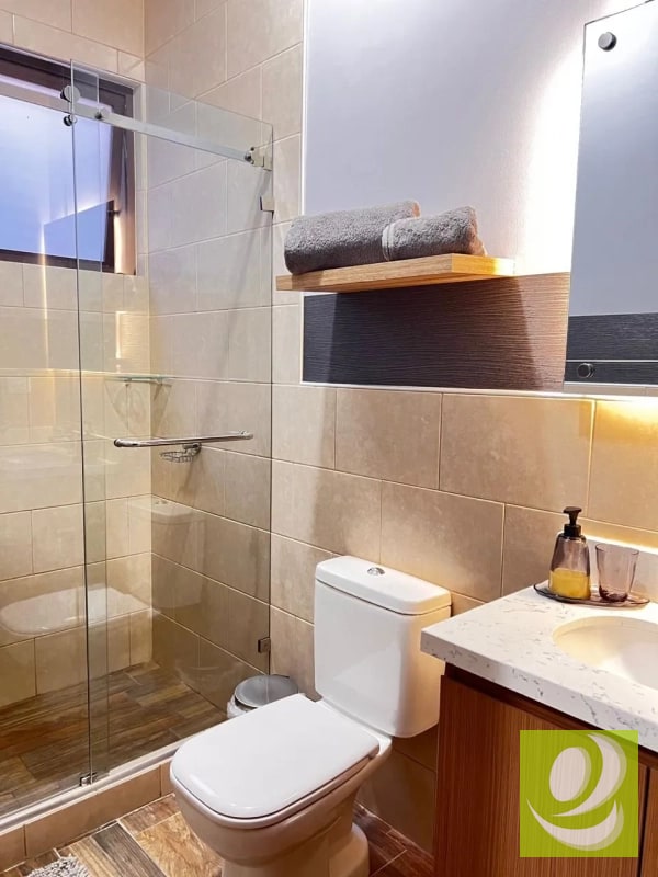 VENDO APARTAMENTO EN 1ER NIVEL ZONA 10 - 6