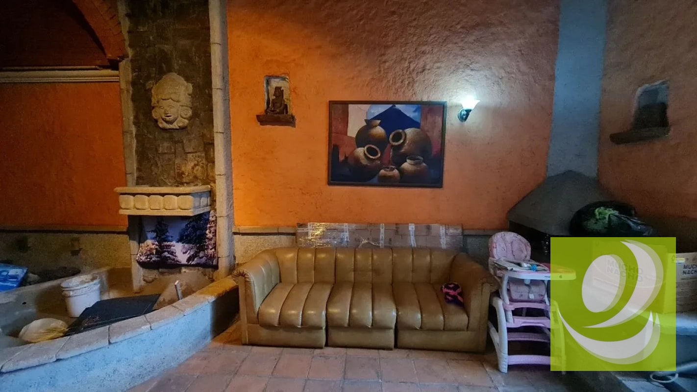 Vendo casa grande sobre Carretera Interamericana Mixco - 4