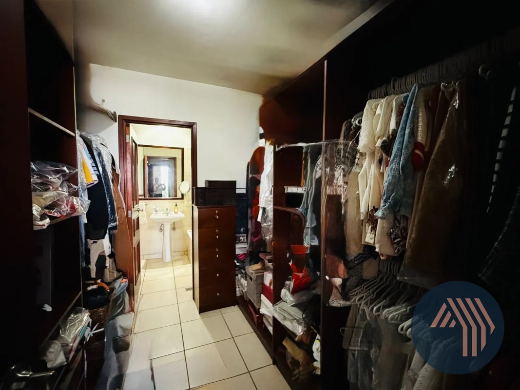 VENTA DE CÉNTRICO Y AMPLIO APARTAMENTO - BENEVENTO, ZONA 14 - 7