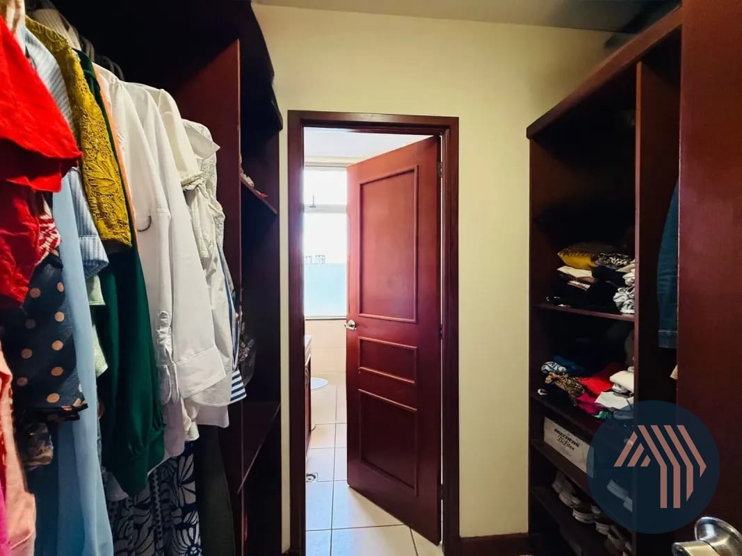 VENTA DE CÉNTRICO Y AMPLIO APARTAMENTO - BENEVENTO, ZONA 14 — Apartamento en Venta en Benevento, Zona 14, Guatemala, Ciudad — foto 3 de 17