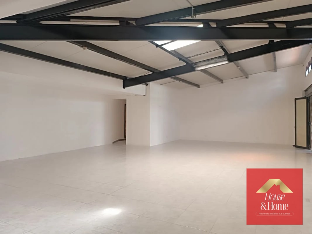 Local comercial en renta zona 10 / Plaza ubicada en la 12 calle - 4