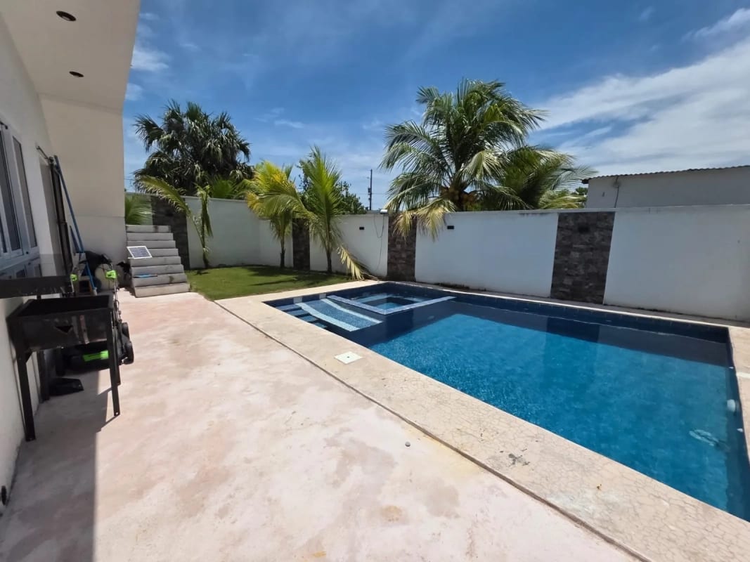 BONITA CASA EN VENTA AMUEBLADA Aldea las QUECHAS, Monterrico — Casa en Venta en Monterrico, Santa Rosa — foto 9 de 14