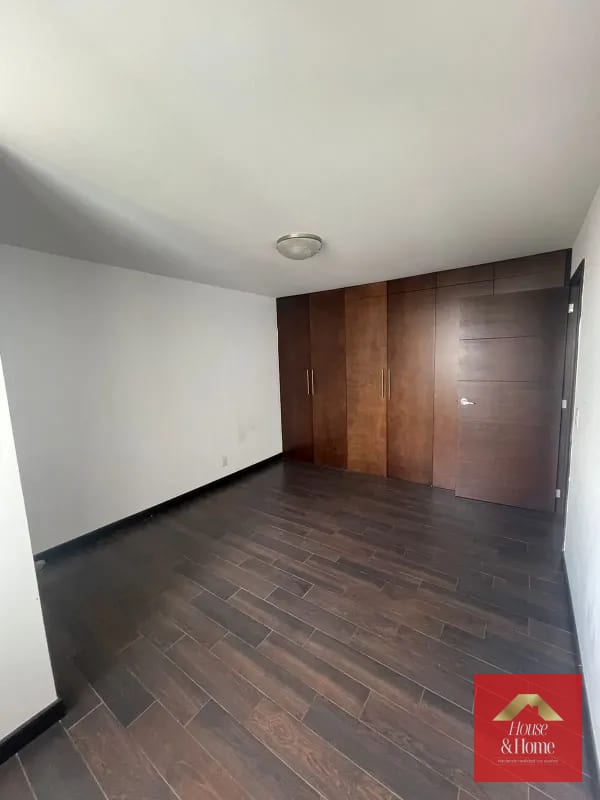 APARTAMENTO EN RENTA ZONA 14 (12 Calle) / 3 habitaciones — Apartamento en Alquiler en Attica II, Zona 14, Guatemala, Ciudad — foto 3 de 14