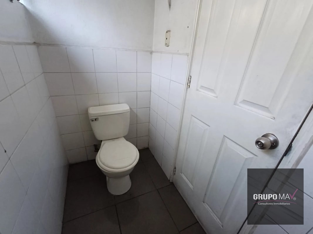 Casa Comercial Zona 6 - 2