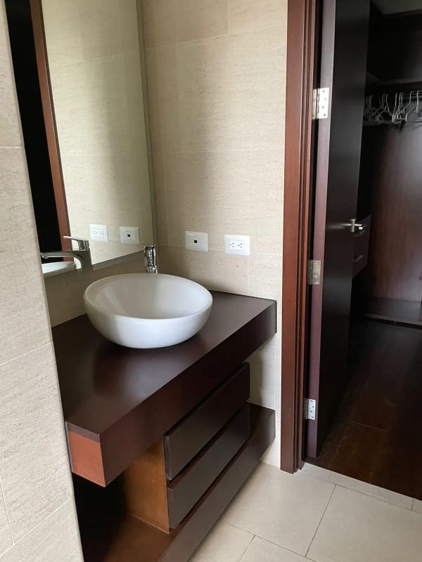 Se Vende/Alquila Apto. Amueblado Tiffany 5 Nivel Alto, Zona 14. — Apartamento en Venta en Tiffany 5ta Avenida, Zona 14, Guatemala, Ciudad — foto 8 de 15