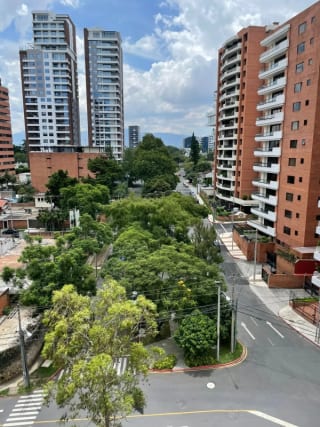 Se Vende/Alquila Apto. Amueblado Tiffany 5 Nivel Alto, Zona 14. — Apartamento en Venta en Tiffany 5ta Avenida, Zona 14, Guatemala, Ciudad — miniatura 3 de 15