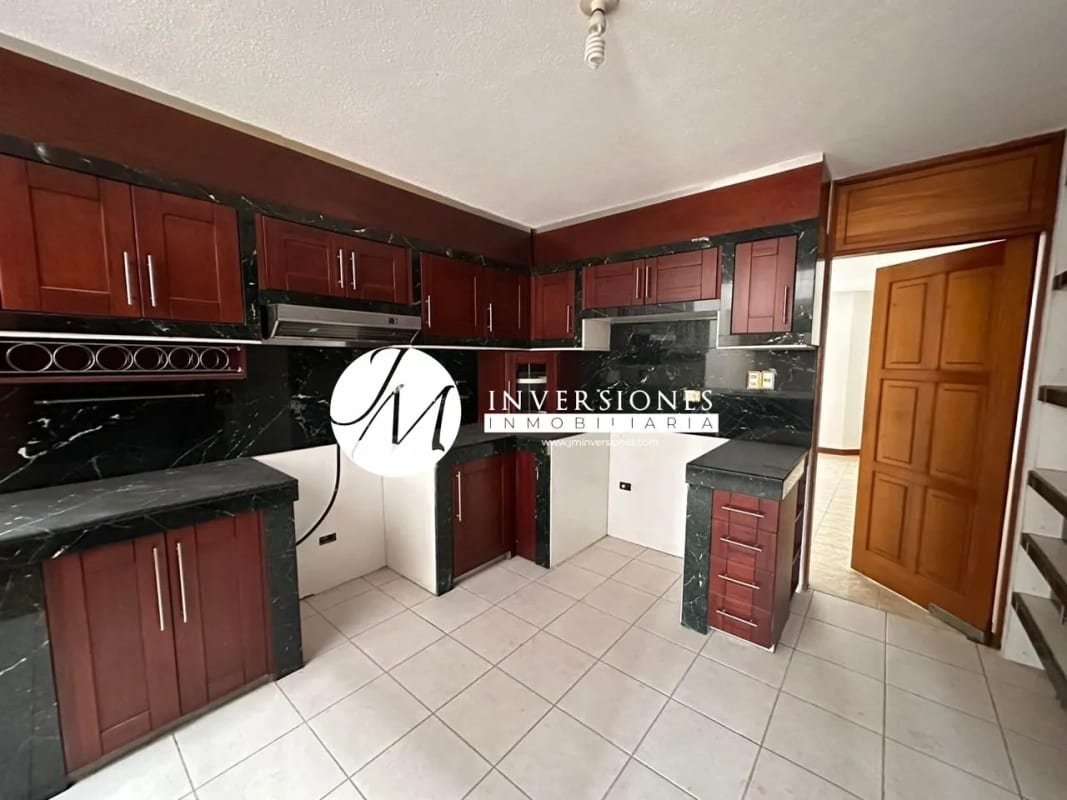 Casa en Venta en Zona 10 — Casa en Venta en Zona 10, Guatemala, Ciudad — foto 3 de 8