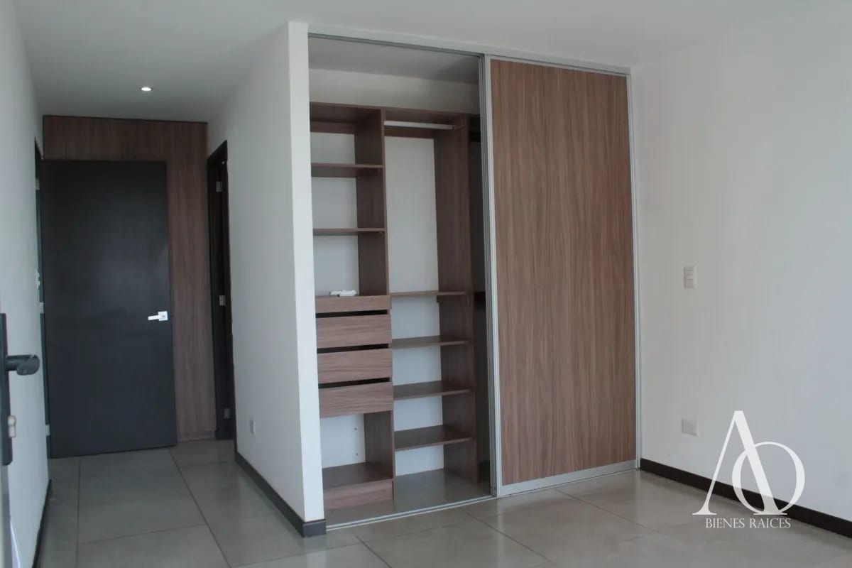 Apartamento en Alquiler / Venta  Edificio Telia, zona 15 VH2 N9 / EN DIRECTO 2025 02 — Apartamento en Venta en Telia, Zona 15, Guatemala, Ciudad — foto 5 de 7