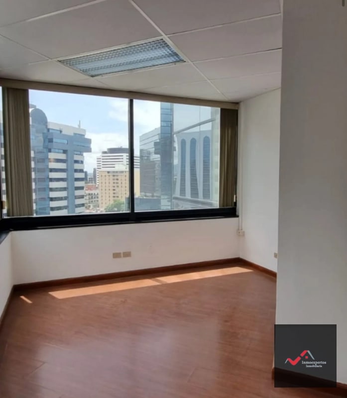 OFICINA EN RENTA ZONA 10 - 3