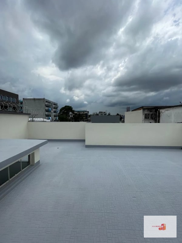 Oficinas con terraza amplia, cerca de Plazuela España - 9