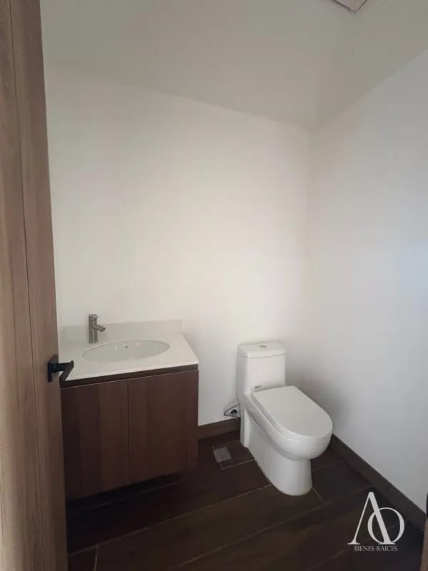Apartamento en Alquiler / Venta Edificio Vila Quince, zona 15 VH2 N8 / EN DIRECTO 01 — Apartamento en Alquiler en Vila Quince, Zona 15, Guatemala, Ciudad — foto 2 de 15