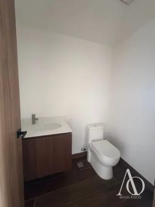 Apartamento en Alquiler / Venta Edificio Vila Quince, zona 15 VH2 N8 / EN DIRECTO 01 — Apartamento en Alquiler en Vila Quince, Zona 15, Guatemala, Ciudad — miniatura 2 de 15