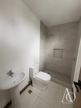 Apartamento en Alquiler / Venta Edificio Vila Quince, zona 15 VH2 N8 / EN DIRECTO 01 — Apartamento en Alquiler en Vila Quince, Zona 15, Guatemala, Ciudad — miniatura 3 de 15