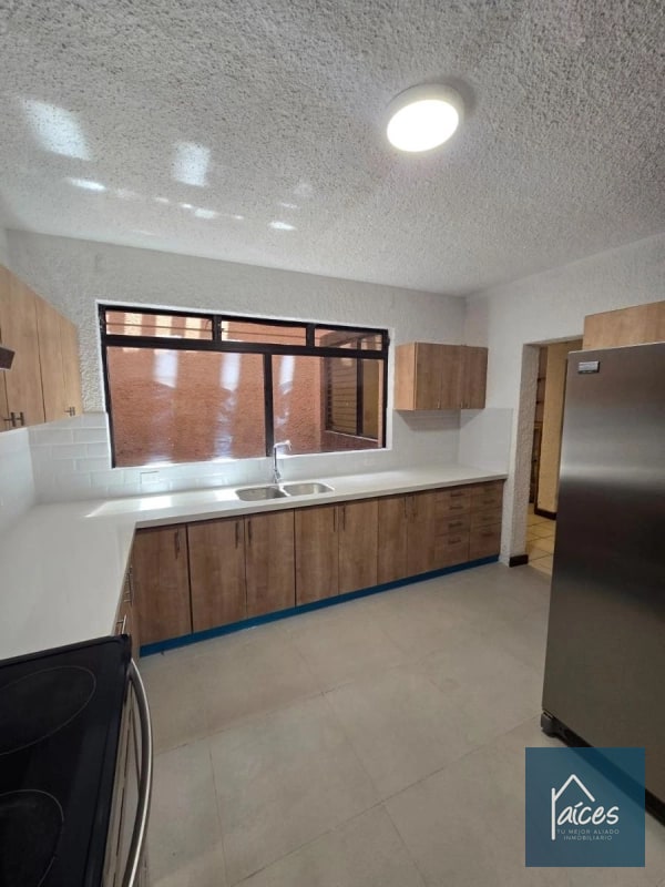 Casa en renta LA SOLANA Zona 15 (D) - 3