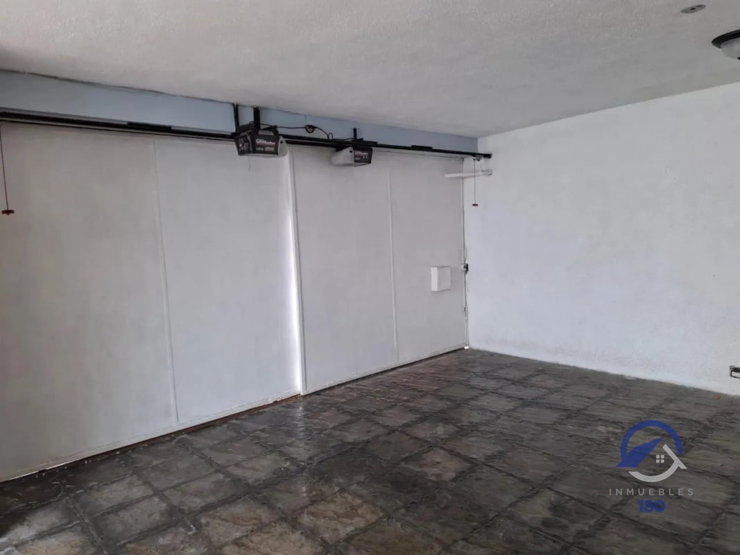 Casa en venta en Jardines de la Asunción, zona 5, Ciudad de Guatemala - 2
