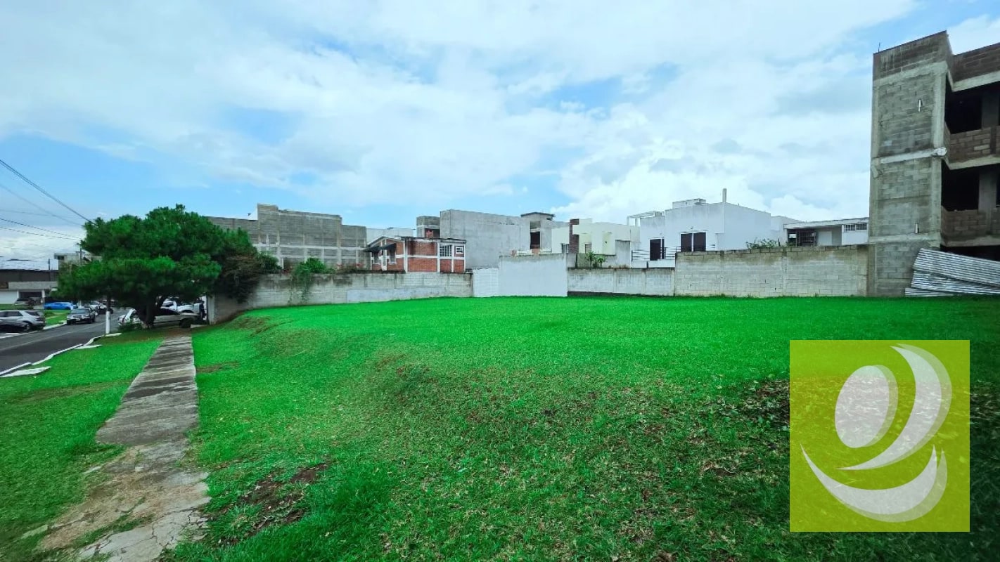 Vendo terreno grande en zona 16 Hacienda Real - 3