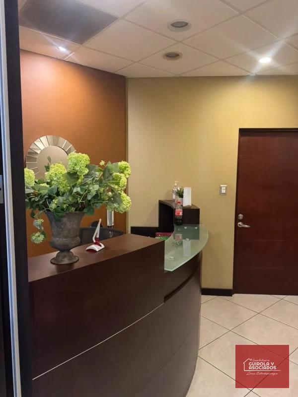 OFICINA EN VENTA EN TORRE PRADERA EN ZONA 10 002OVDZ10 - 1