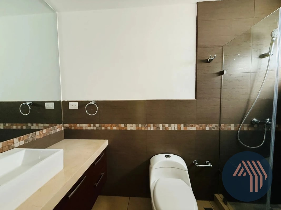 VENTA DE HERMOSA CASA - PORTAL VERDE, BELLAS LUCES - 4