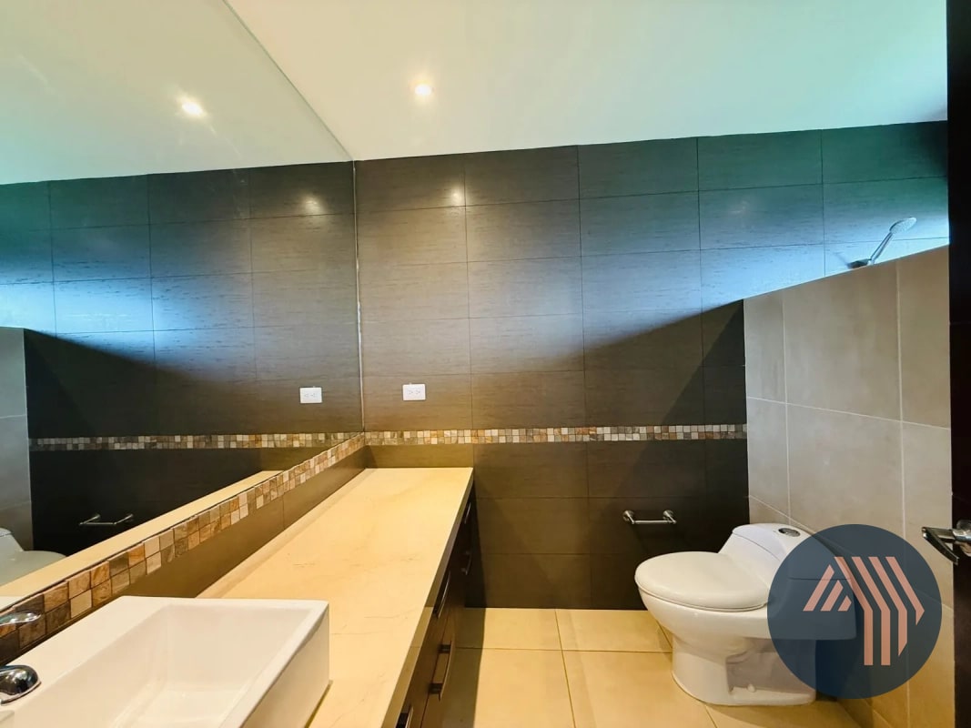 VENTA DE HERMOSA CASA - PORTAL VERDE, BELLAS LUCES - 6